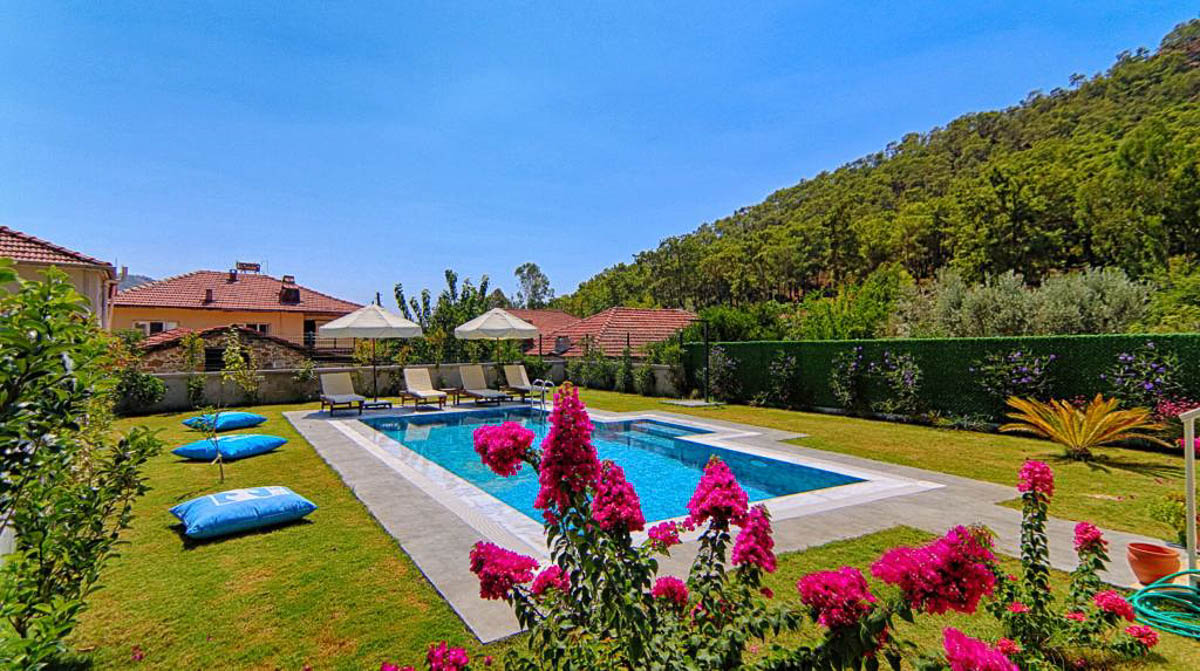 5+1 Triplex Villa with Nature View for Rent in Muğla Dereboğaz