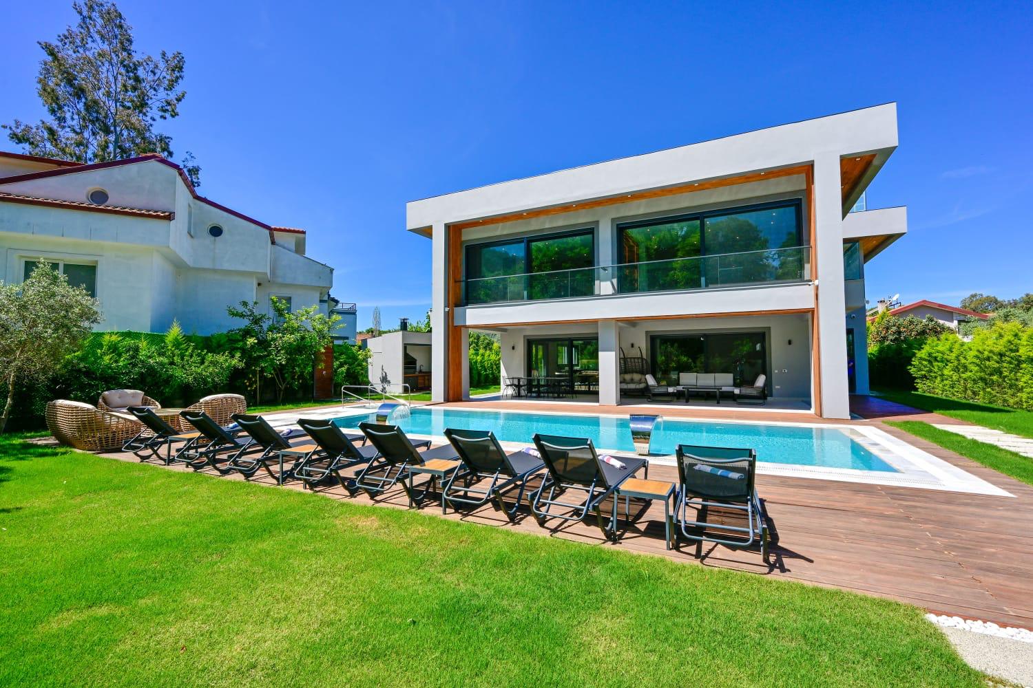 Villa for Rent in Inlice with Sauna and Jacuzzi, Close to the Sea