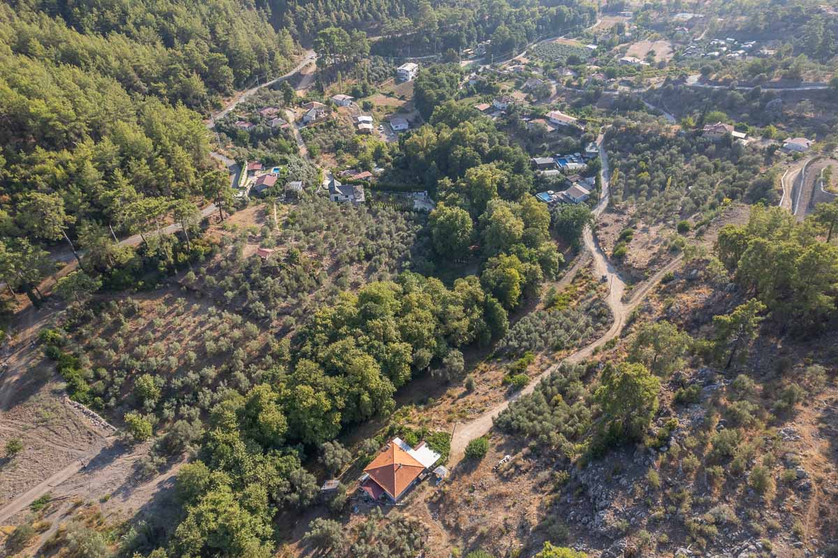 Göcek’s Hidden Gem: 2476 m² Riverside Land in İnlice