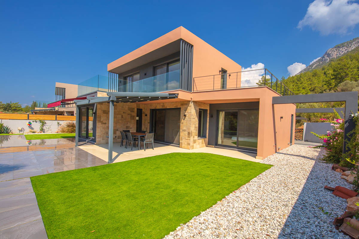 Detached Villa with Private Pool in Yeşil Üzümlü – Embrace Nature’s Serenity