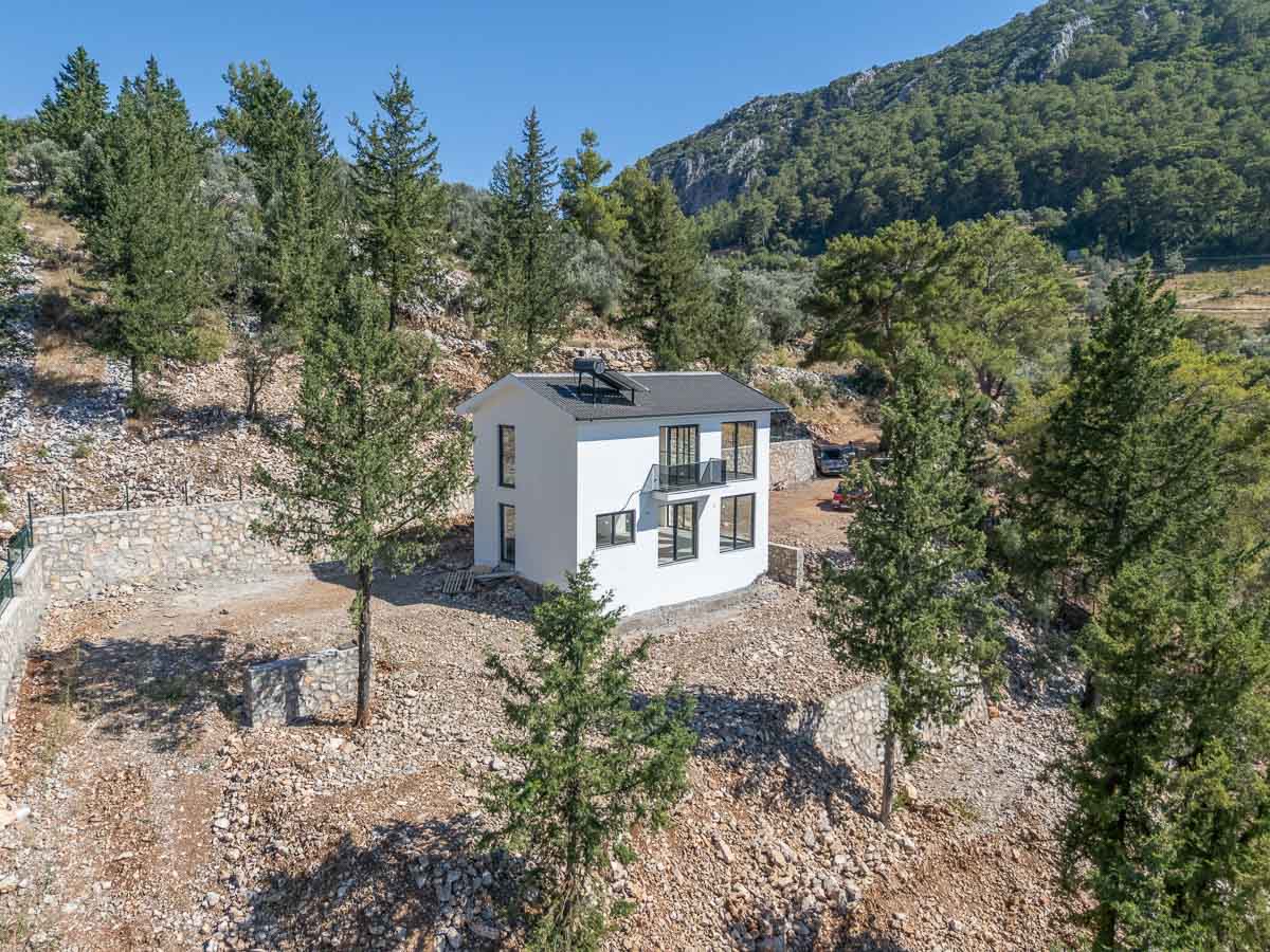 Secluded 1-Bedroom Retreat on 2,450 m² in Gökçeovacık