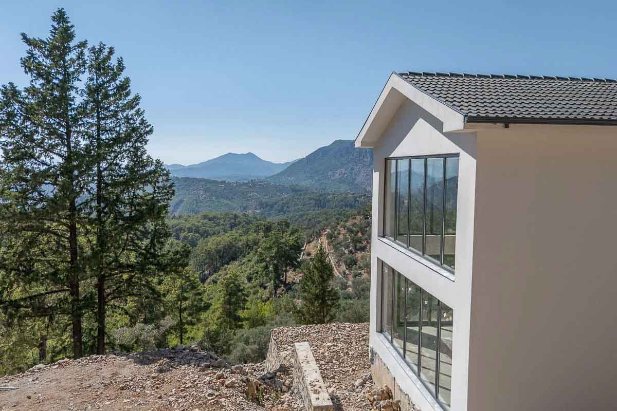 Secluded 1-Bedroom Retreat on 2,450 m² in Gökçeovacık