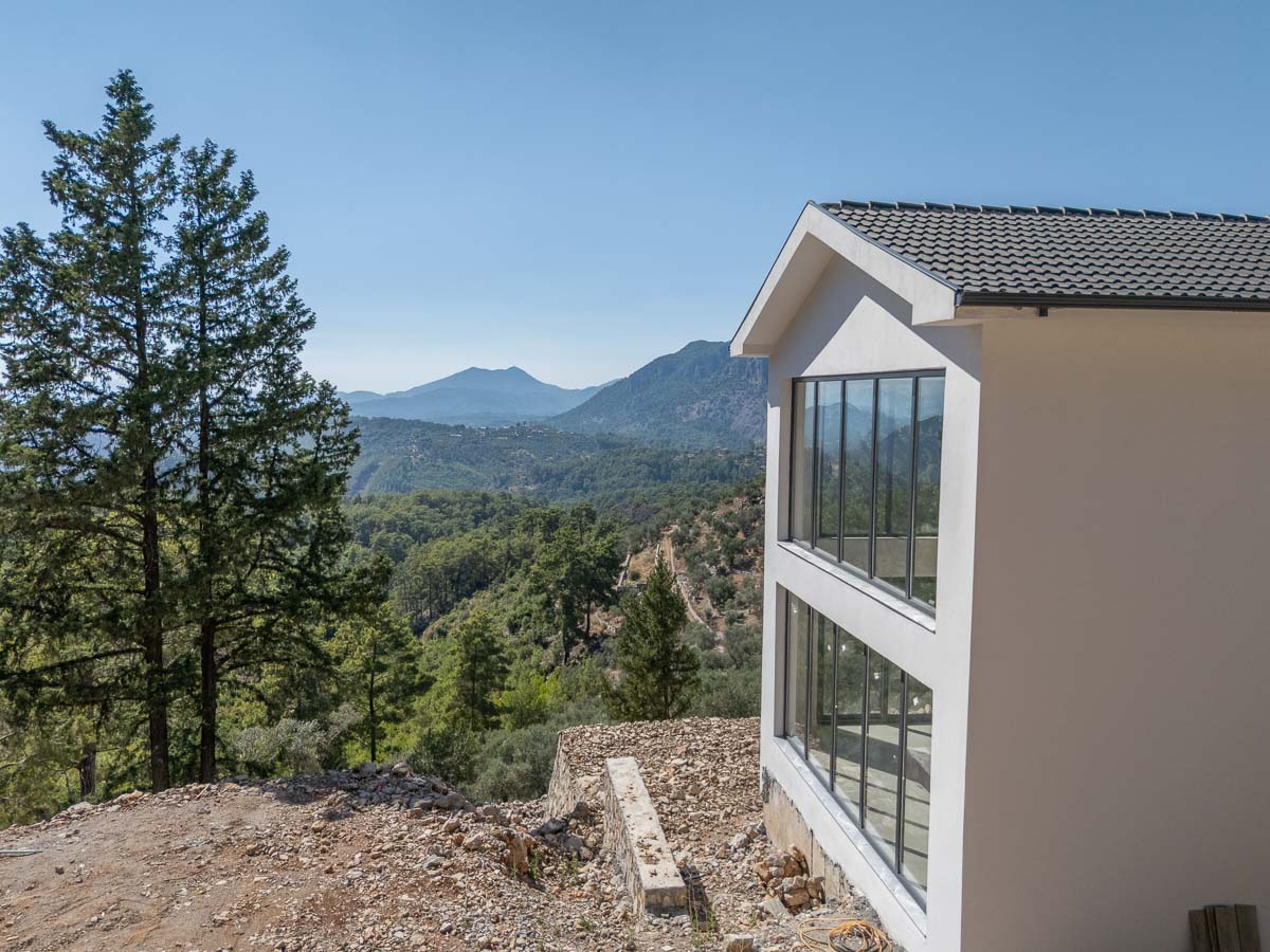 Secluded 1-Bedroom Retreat on 2,450 m² in Gökçeovacık