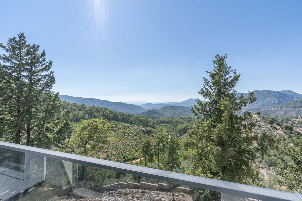 Secluded 1-Bedroom Retreat on 2,450 m² in Gökçeovacık