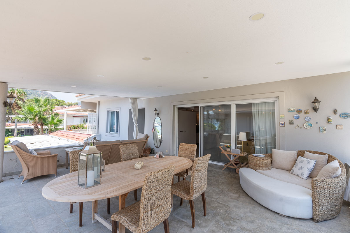 Seafront Penthouse Duplex with Sea View in Göcek’s Prestigious Safir Complex