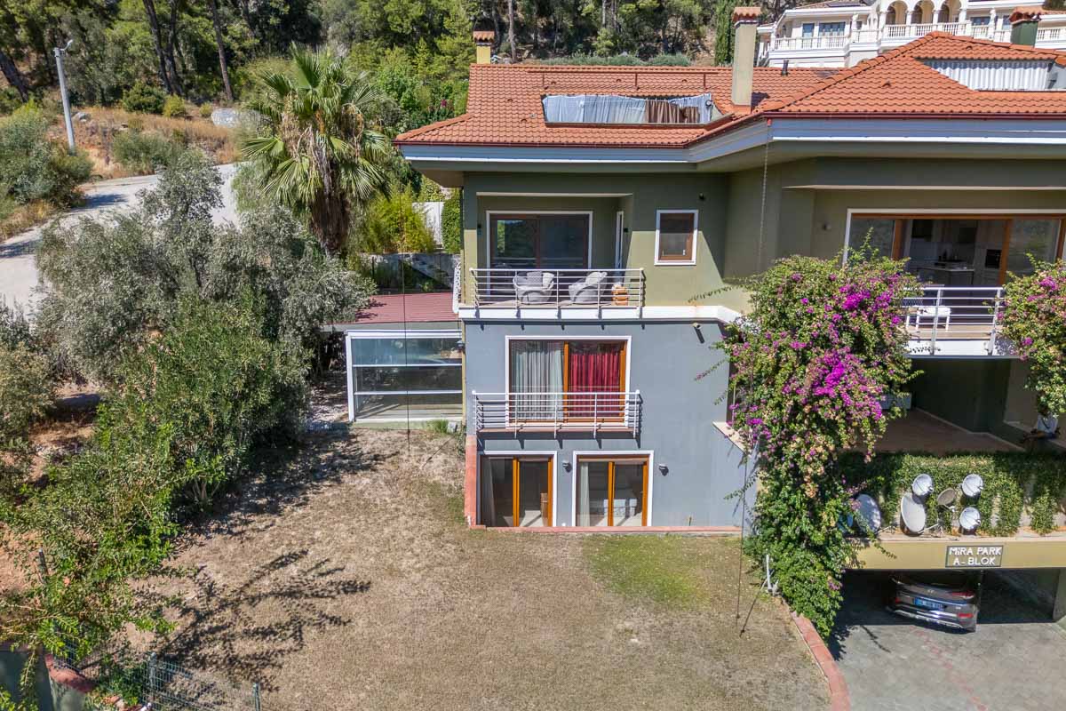 Mira Sea View Garden Apartment