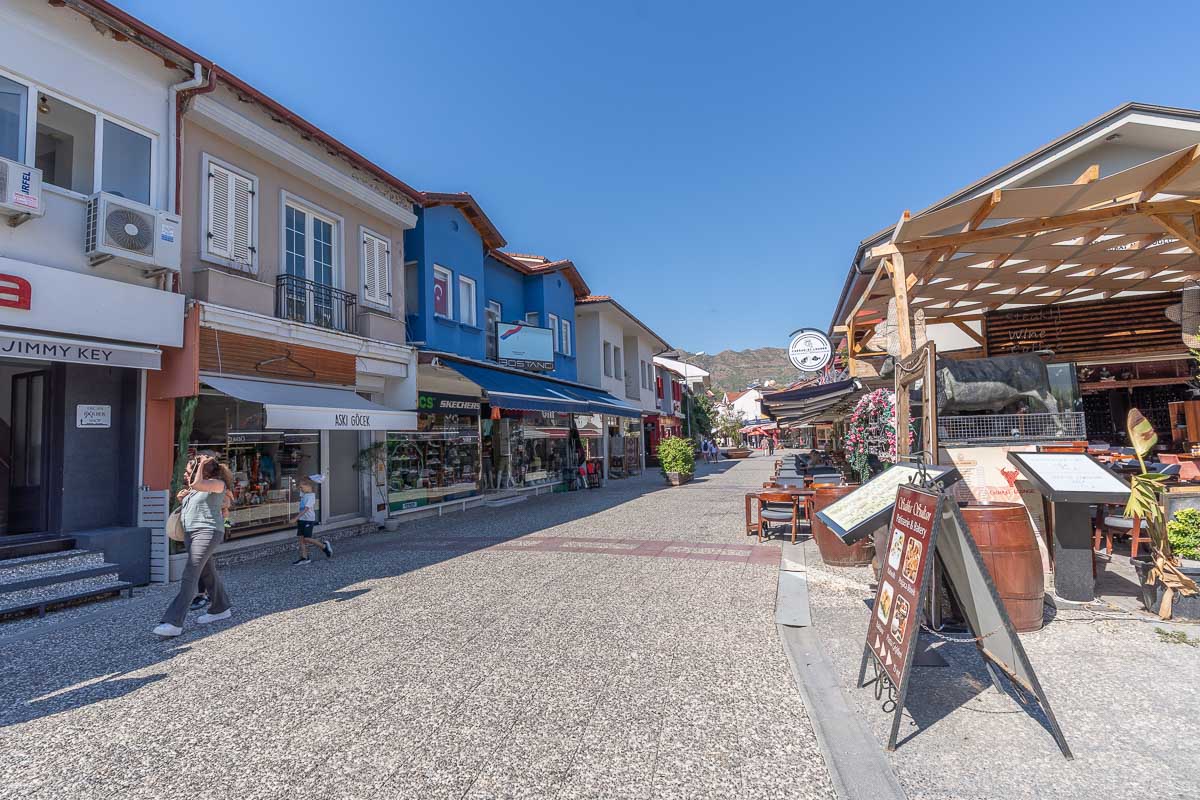 Seafront Commercial Building – Göcek Marina
