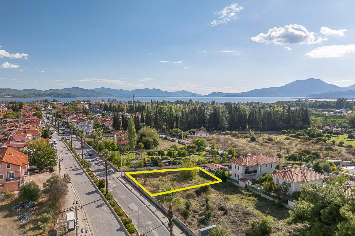 Corner Commercial Plot in Köyceğiz