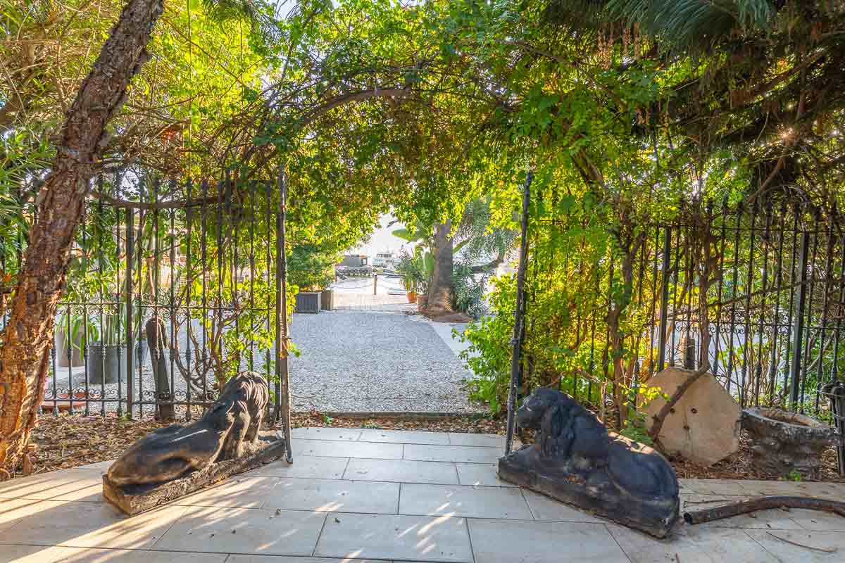 Seafront Commercial Property in Göcek