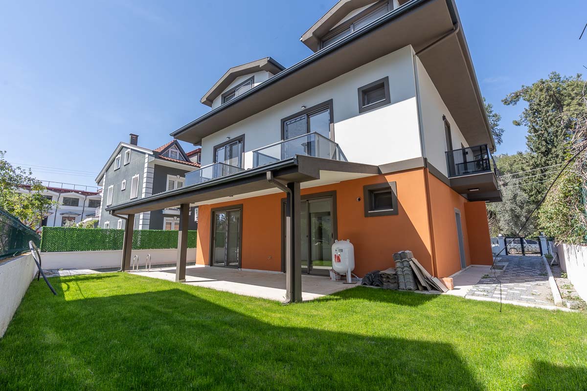 Modern Five Bedroom Villa in Gocek