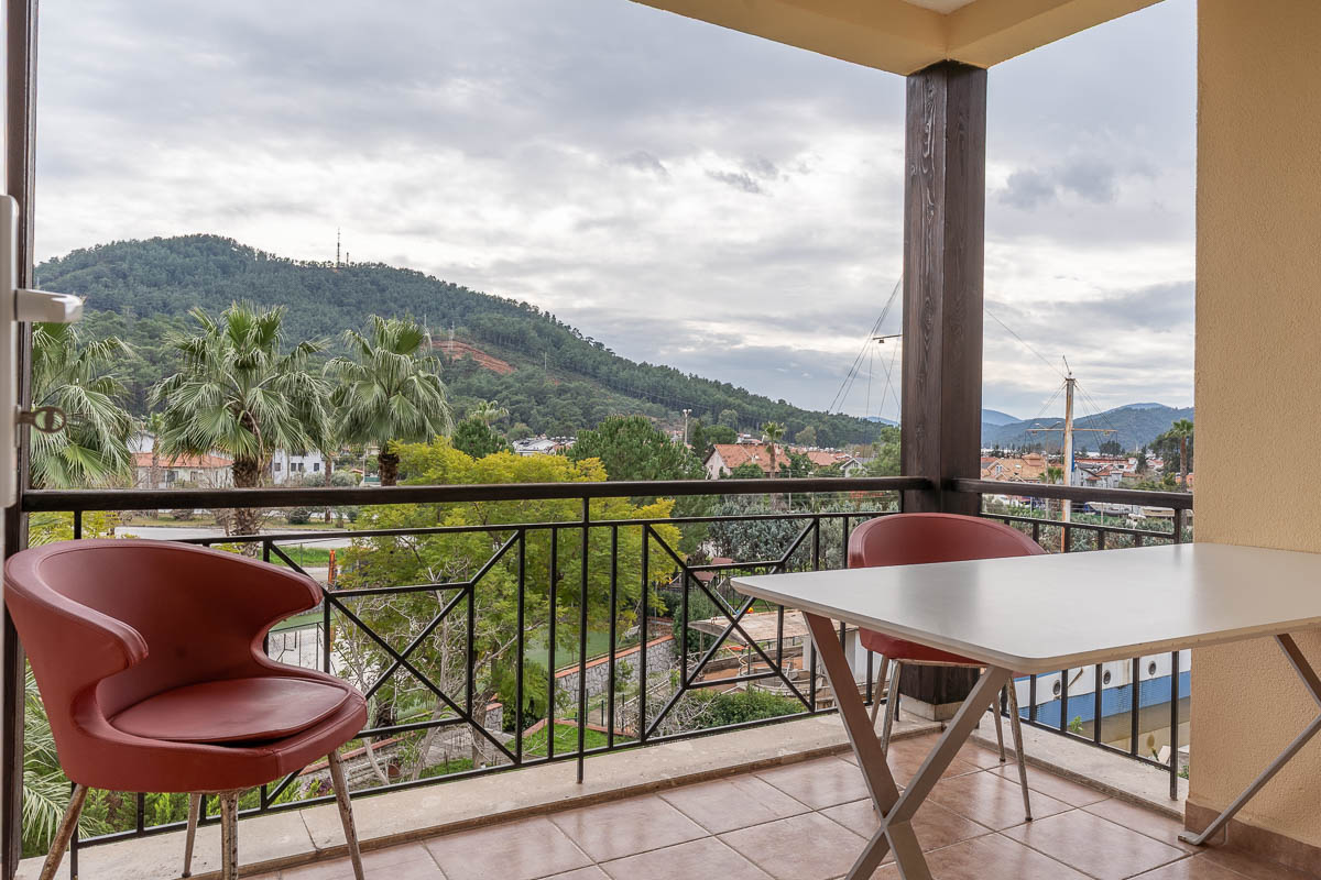 Sea-View Duplex in Göcek