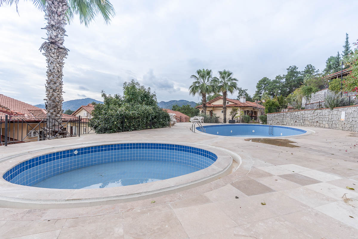 Sea-View Duplex in Göcek