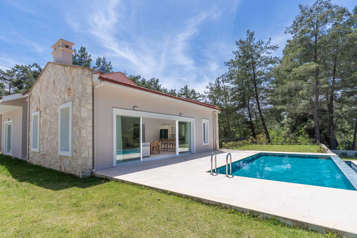 Detached Villa for Sale in Üzümlü with Private Pool