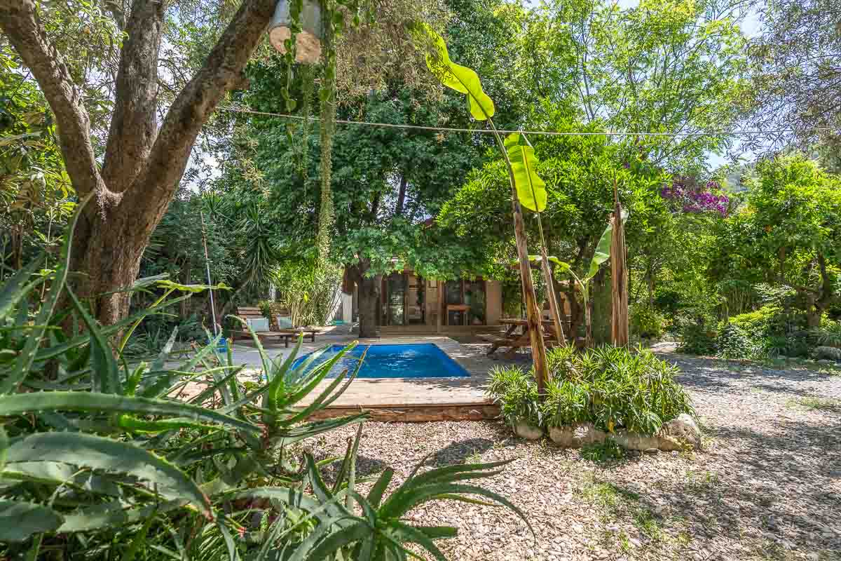 Private Pool House in İnlice