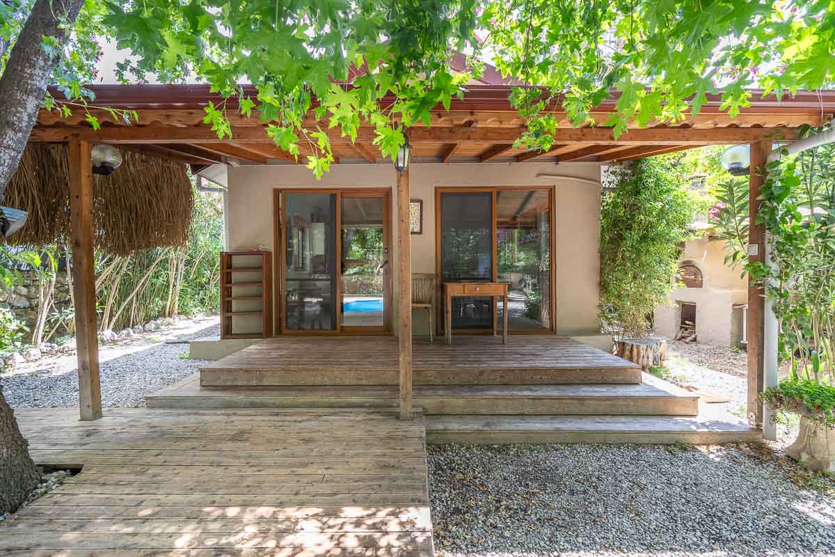 Private Pool House in İnlice